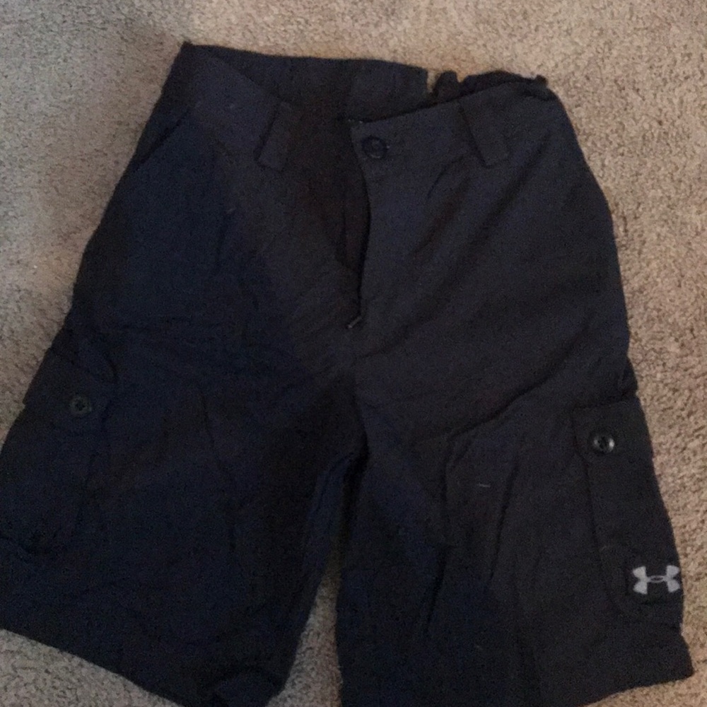 Black under armour cargo shorts